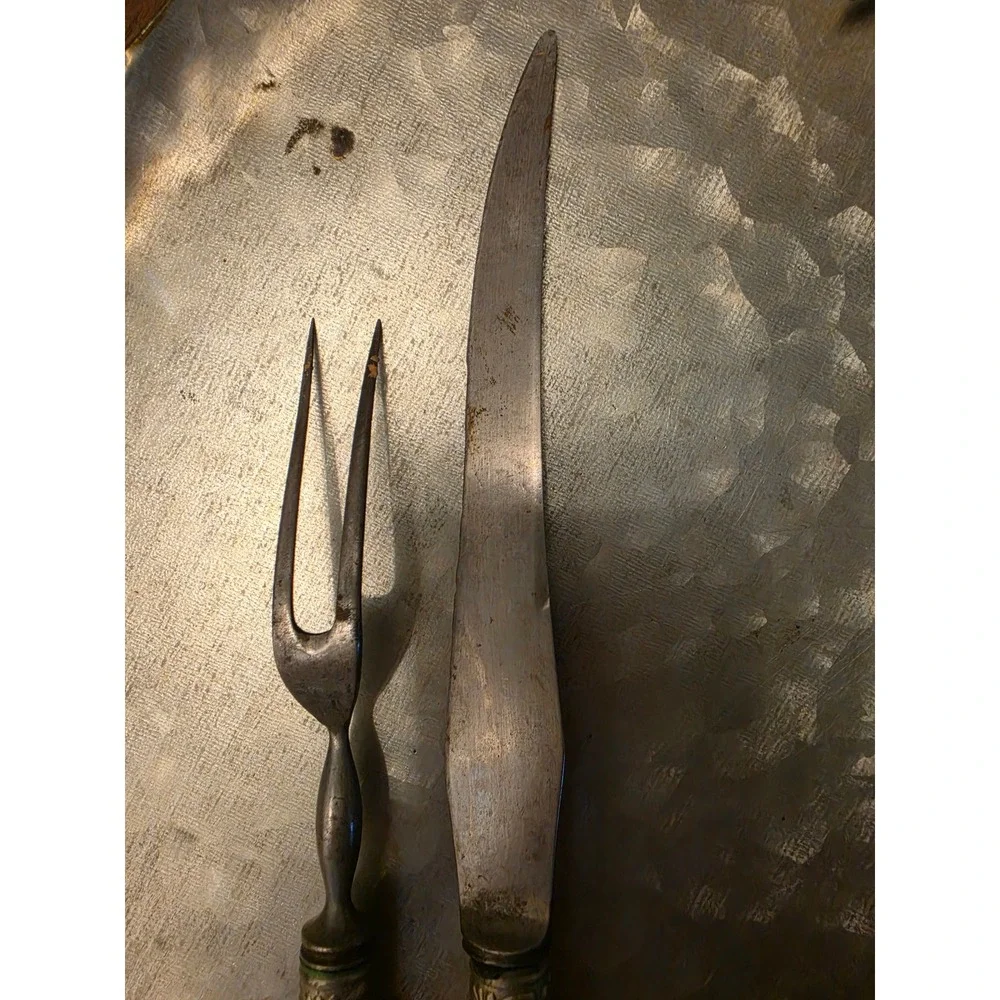 Antique carving set